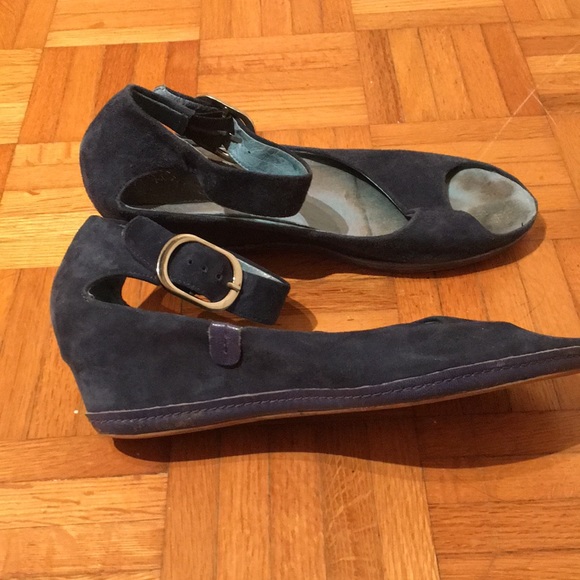 Blue suede shoes ;) - Picture 2 of 4